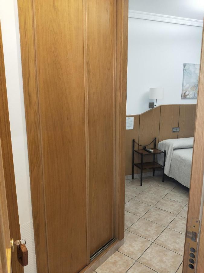 Hostal Maria Ronda Madrid Bagian luar foto
