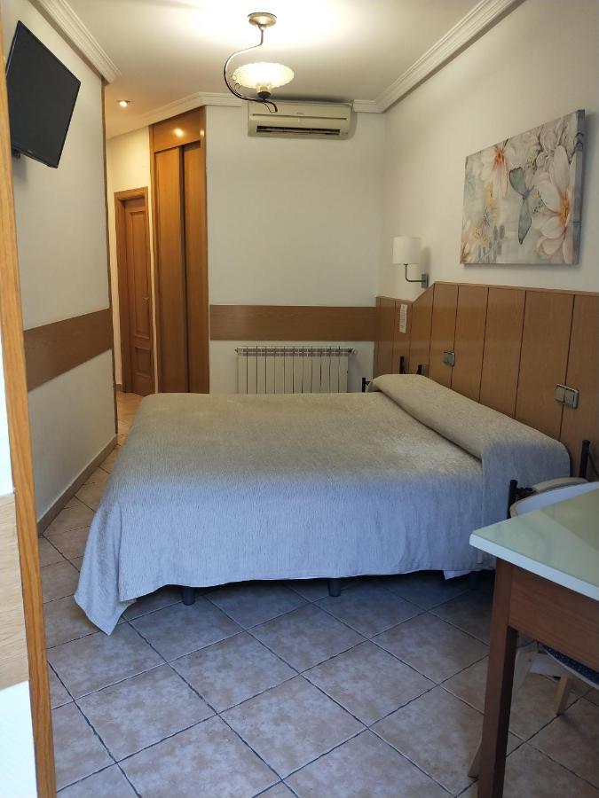 Hostal Maria Ronda Madrid Bagian luar foto