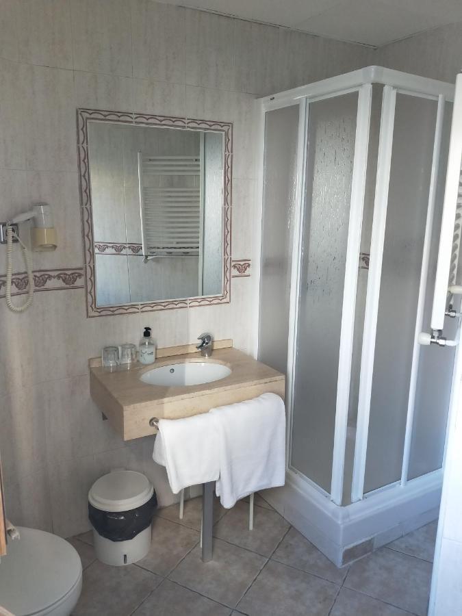 Hostal Maria Ronda Madrid Bagian luar foto