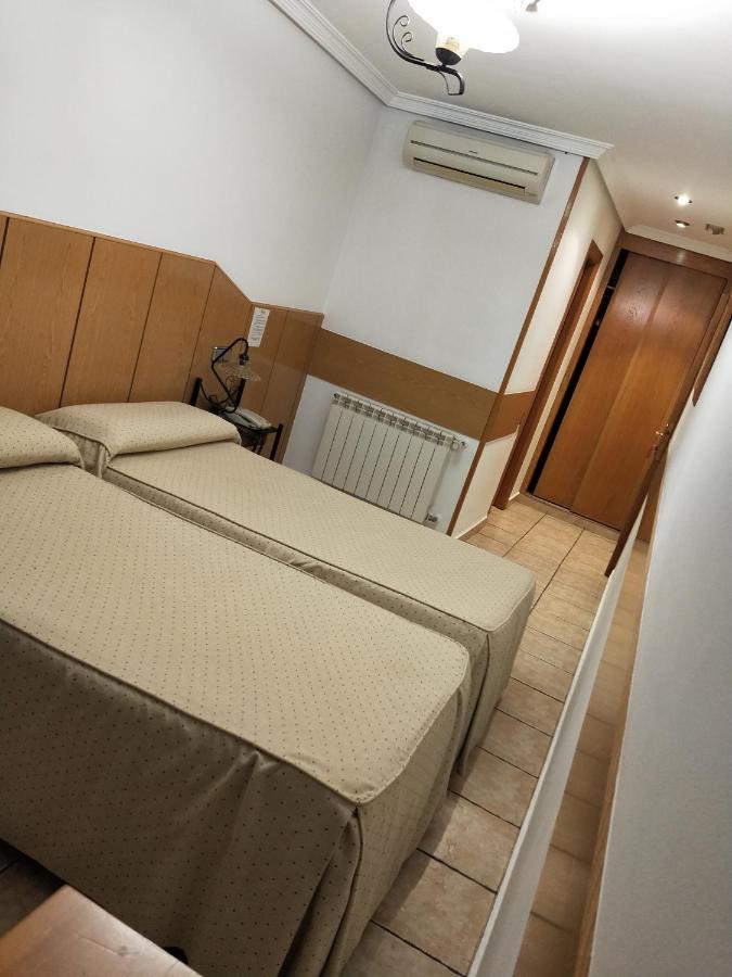 Hostal Maria Ronda Madrid Bagian luar foto