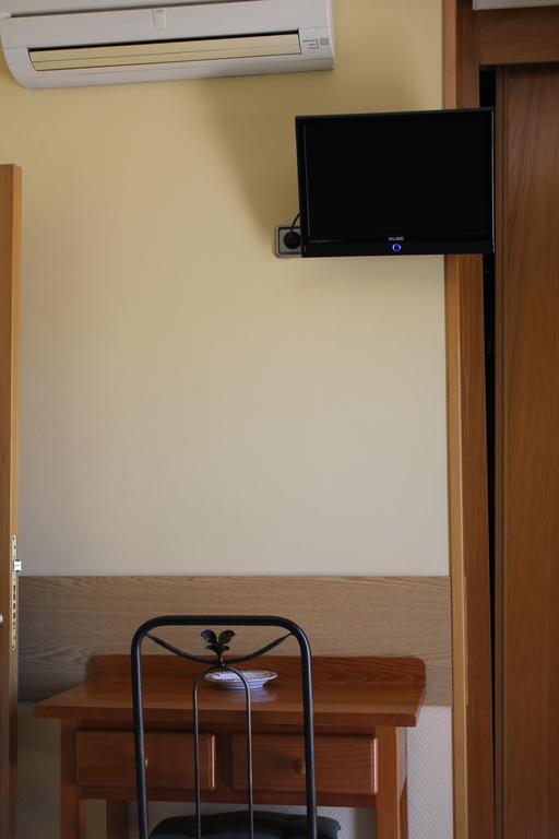Hostal Maria Ronda Madrid Ruang foto