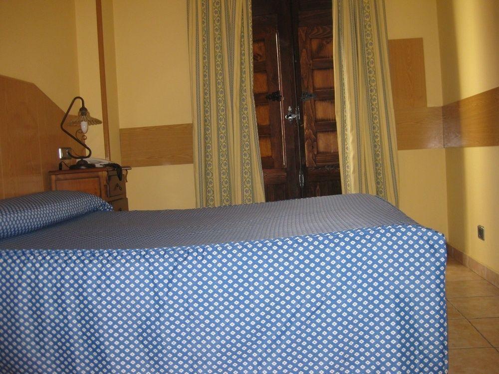 Hostal Maria Ronda Madrid Bagian luar foto