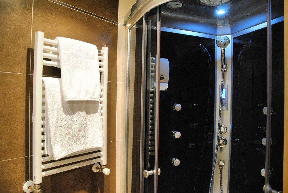 Hostal Maria Ronda Madrid Bagian luar foto