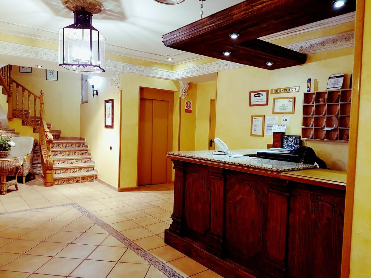Hostal Maria Ronda Madrid Bagian luar foto